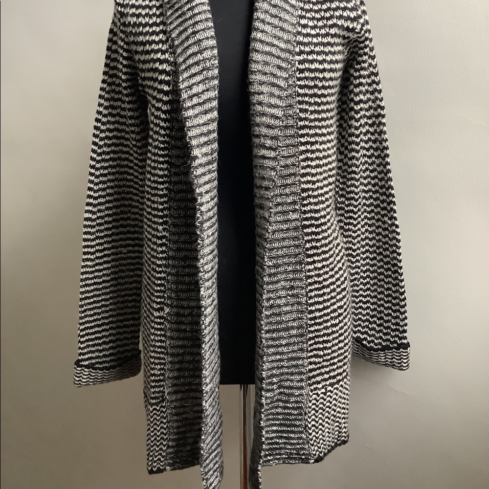 Long Cardigan - Picture 2 of 4